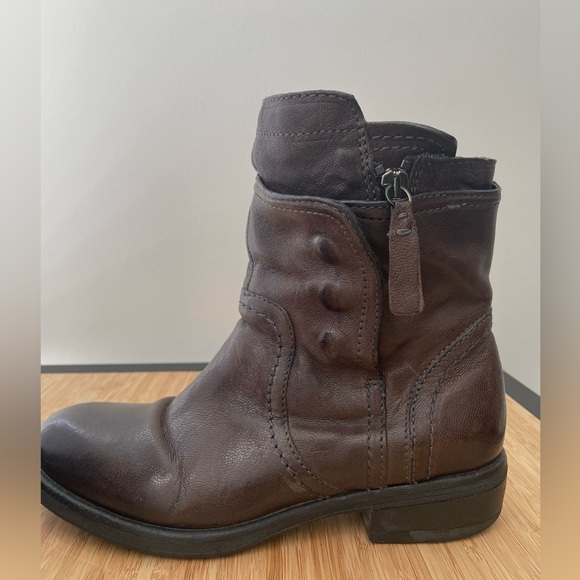 Vera Wang Ozita Leather Layered Brown Moto Boots Women’s Size 6.5 - Picture 4 of 15